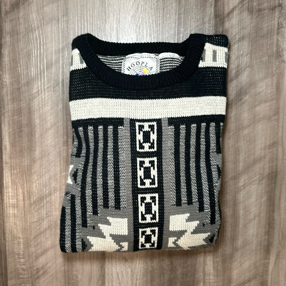 Hoopla Geo Print Sweater - Large